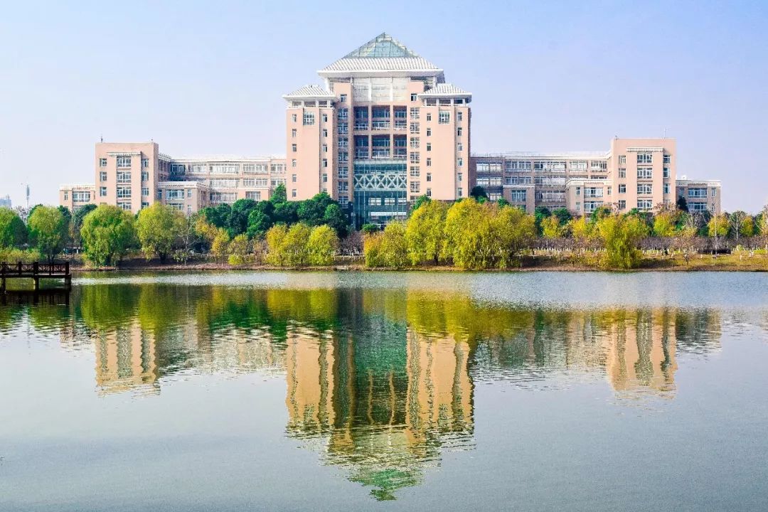 武汉科技大学电子图书馆开放，助力同等学力申硕学员学术成长