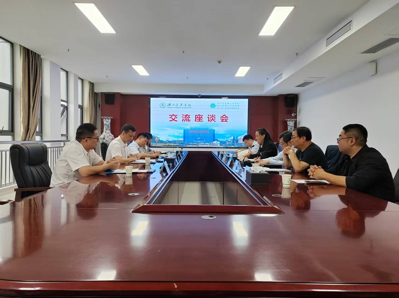 中山市黄圃人民医院赴湖北医药学院交流，院校企协同育人模式再获有效验证