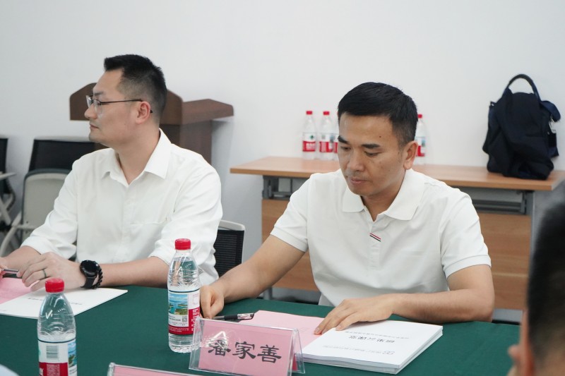 潘.jpg